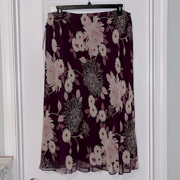 Maggy London Floral A-Line Silk Skirt, NWT - Picture 5 of 7